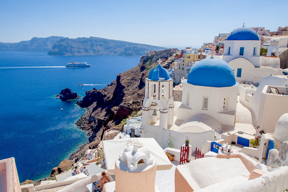 Santorini, Greece: Pros and Cons